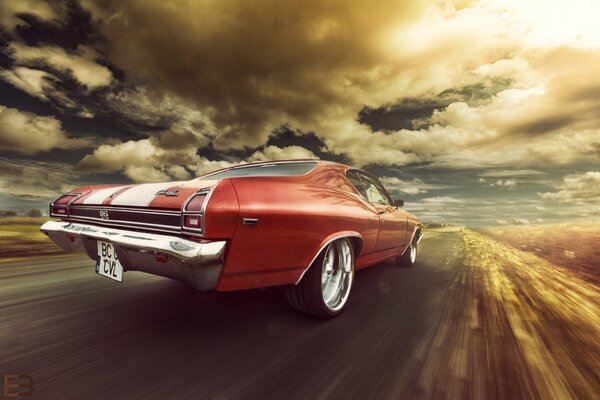 Une Chevrolet chevelle ss 1969 se précipite sur la route