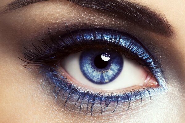 Beau maquillage pour les yeux