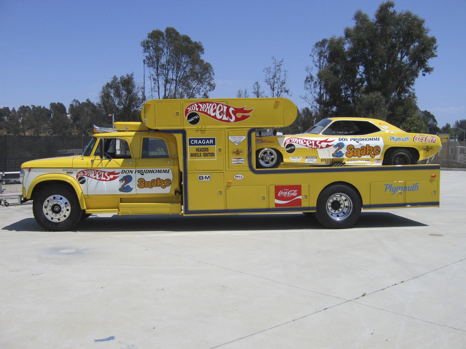jaune camion plymouth