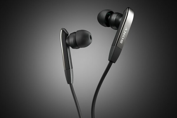Casque noir filaire Sony au design épuré