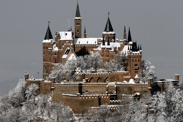 Allemagne. Château de Hohenzollern en hiver