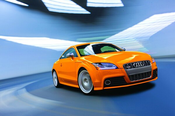 Orange Audi TT-X à pleine vitesse