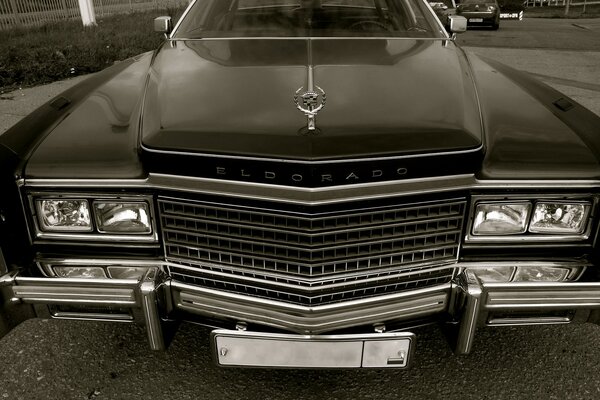 Photo de voiture rétro Cadillac modèle Eldorado 1978 année