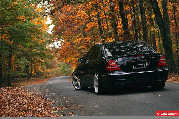 Mercedens benz amg W211 classe e noir