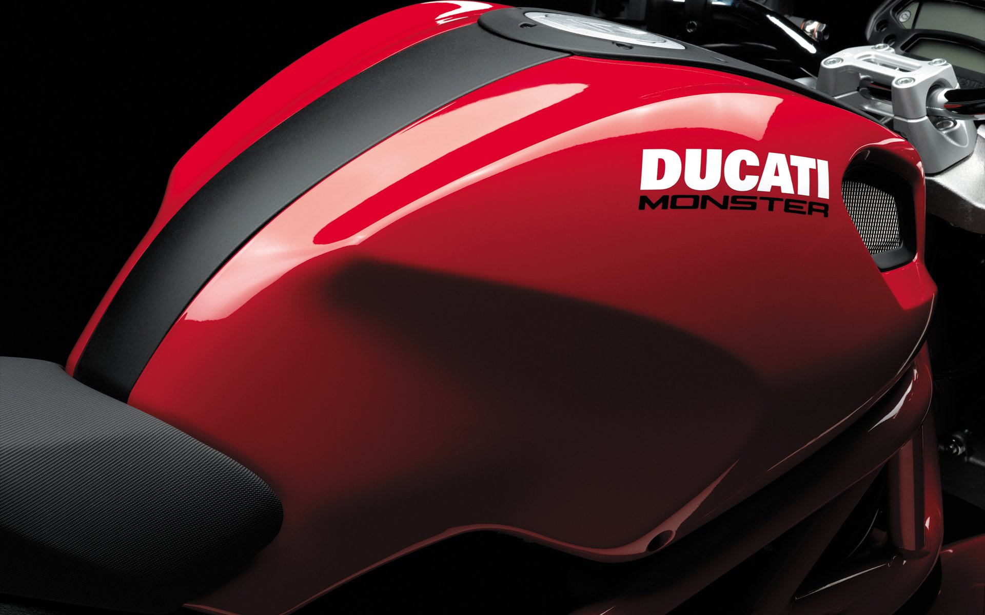 ducati monstre 696 rouge