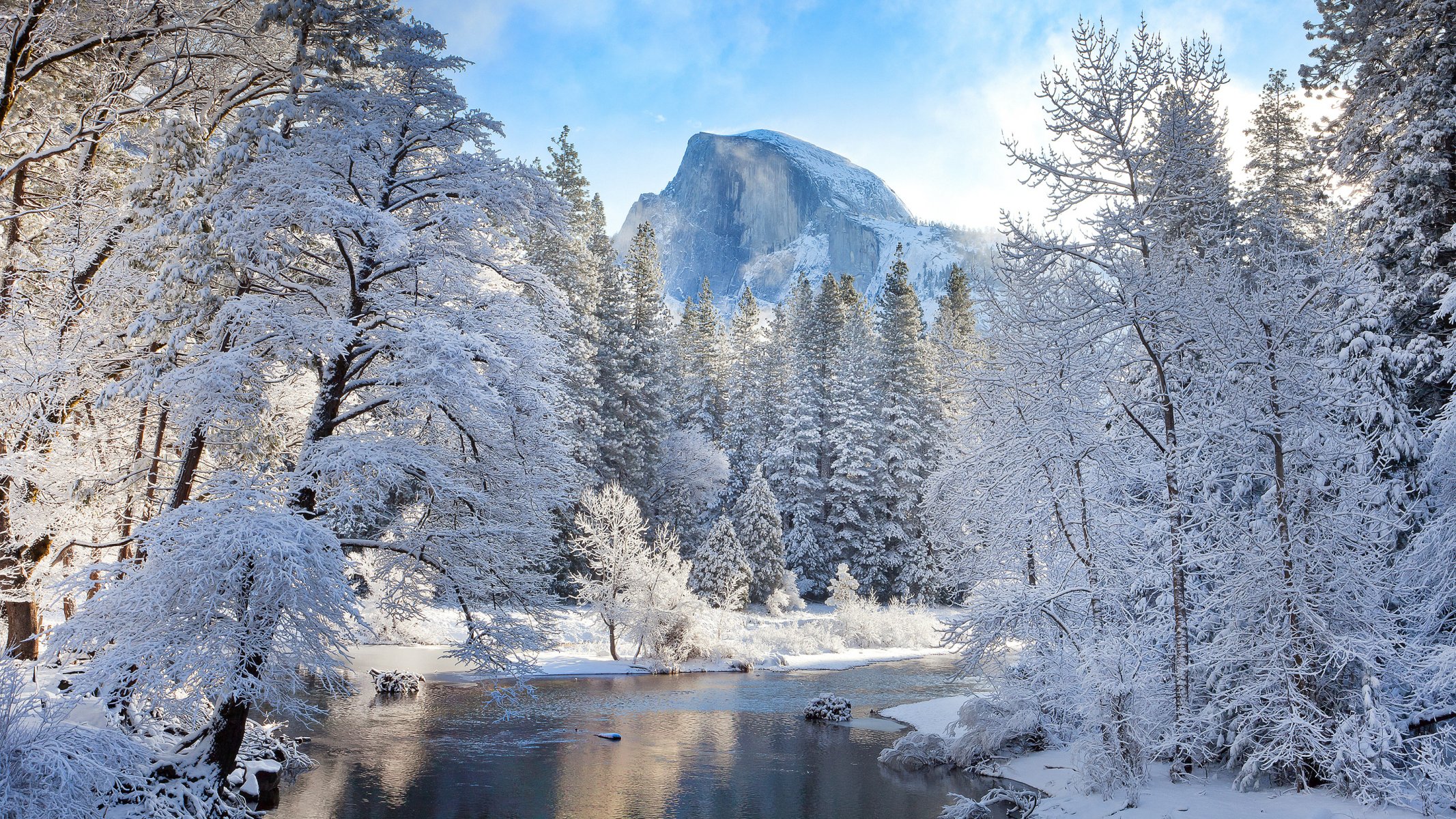 ciel montagnes hiver rivière arbres neige