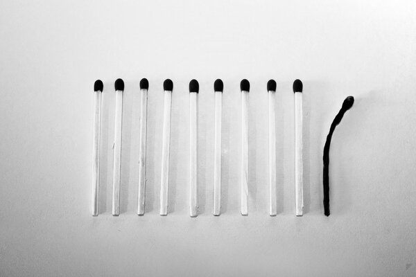 Pas comme tout le monde comme B / W matchs