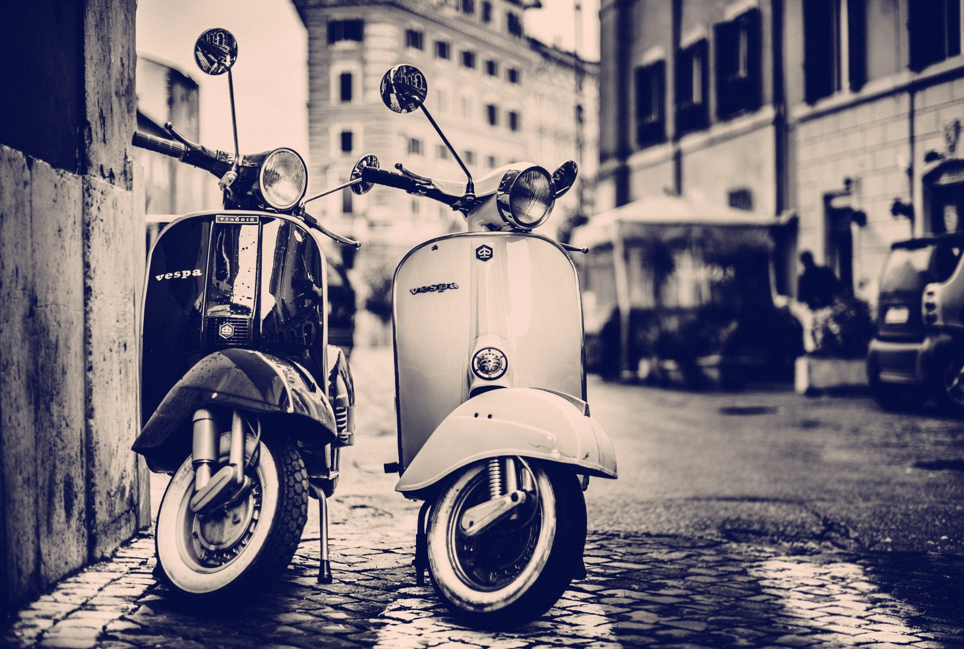 scooters ville rue maisons bâtiments
