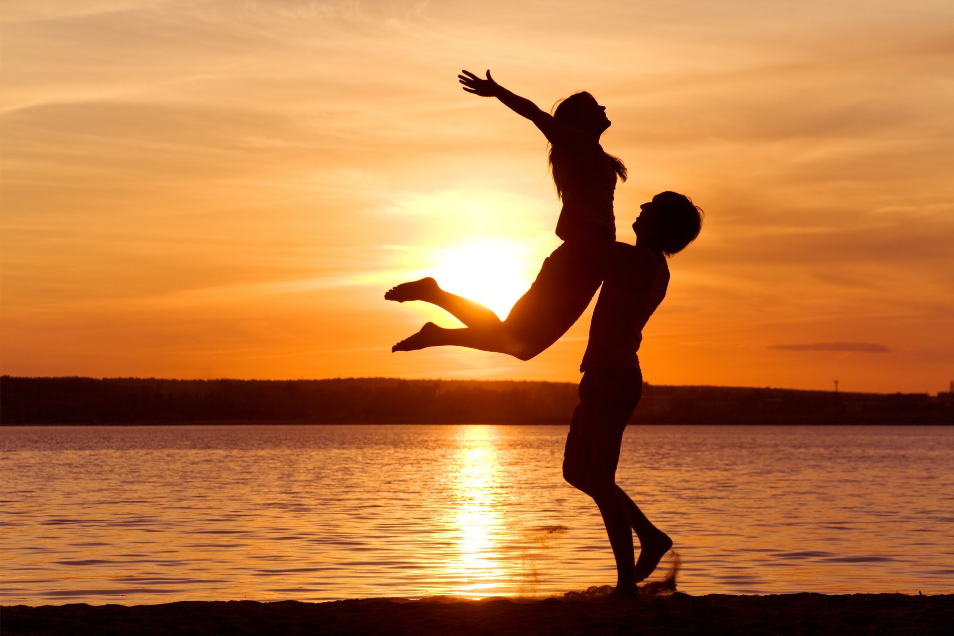 coucher de soleil sensualité plaisir amour passion couple sentiments liberté tendresse soutien coucher de soleil romance relations