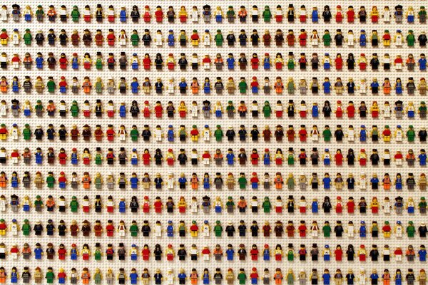 Beaucoup de différents jouets lego
