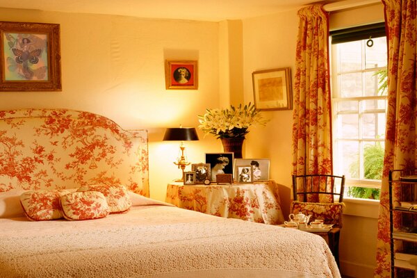 Chambre à coucher dans un style Campagnard chaleureux