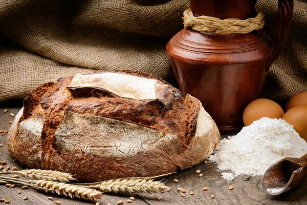 Table avec des produits de boulangerie et des épillets