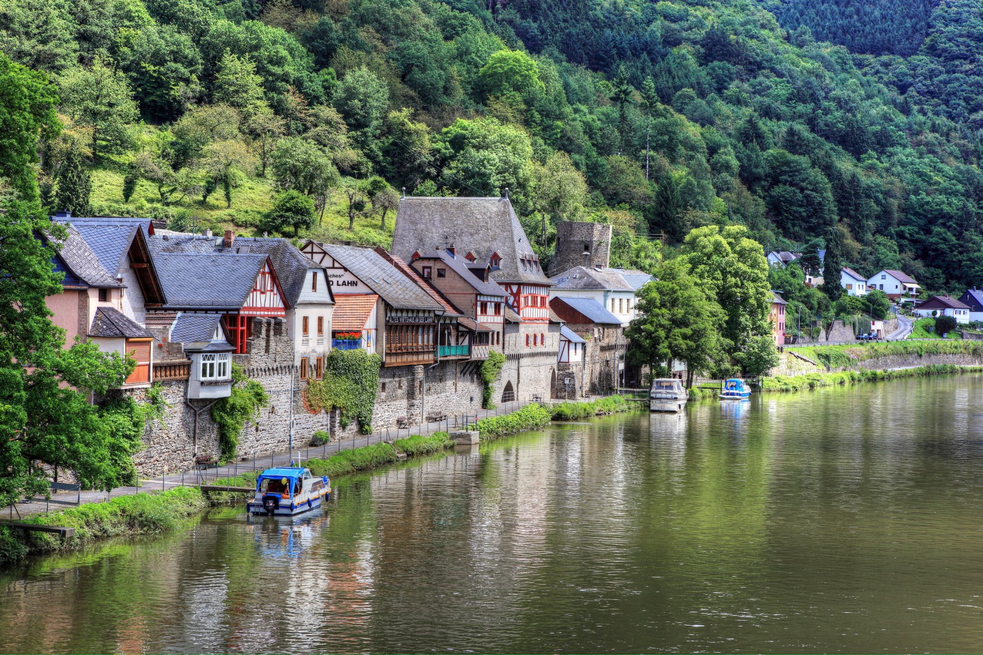 allemagne dausenau ville rivière maisons bateaux photo
