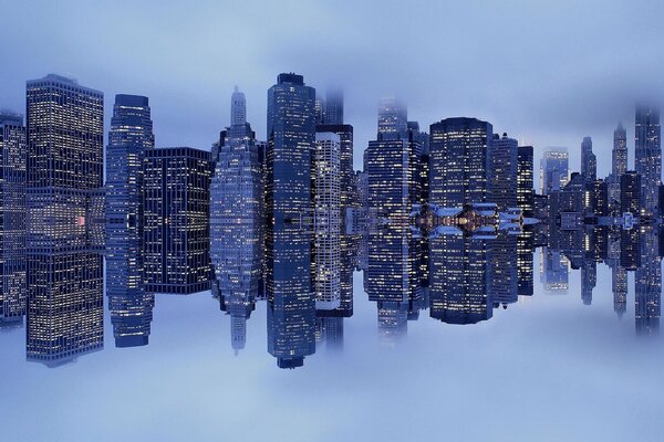 Le reflet de New York dans le port