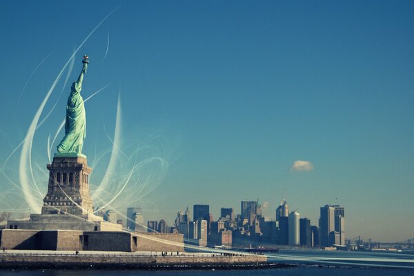 La statue de la liberté à New York illumine le monde