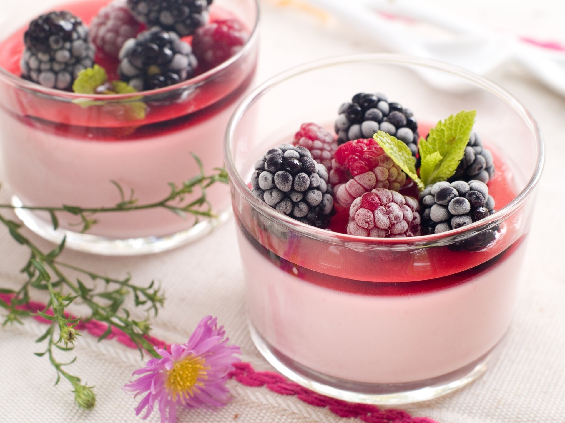 feuille baies tasses framboises nourriture myrtilles verres