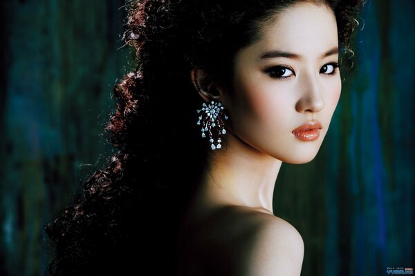 Fille asiatique Liu Yifei
