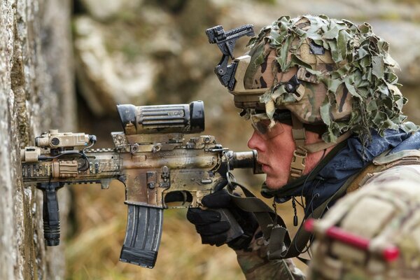 Soldat avec des armes de l armée danoise