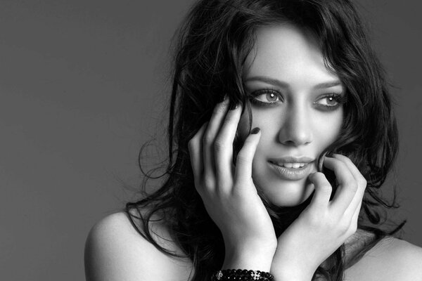 Portrait noir et blanc de Hilary Duff