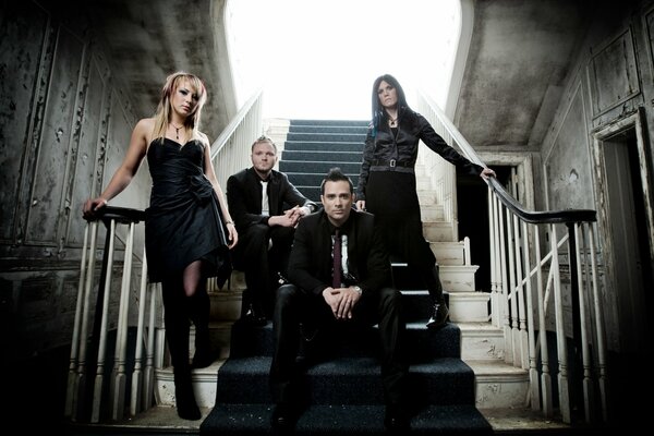 Groupe skillet musiciens sur les Marches
