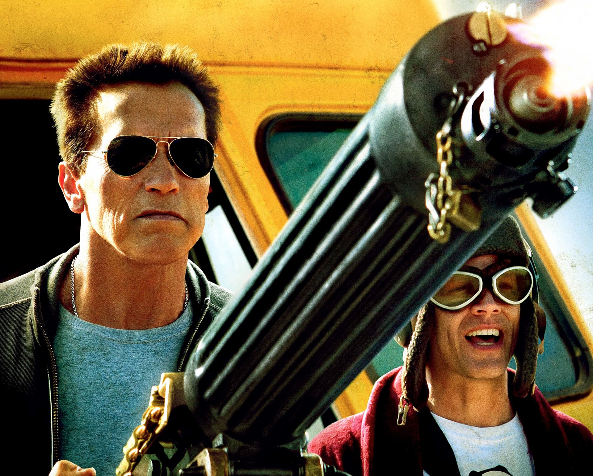 le retour du héros the last stand arnold schwarzenegger shérif ray owens johnny knoxville johnny knoxville lewis true police bus shérif armes mitrailleuse lunettes