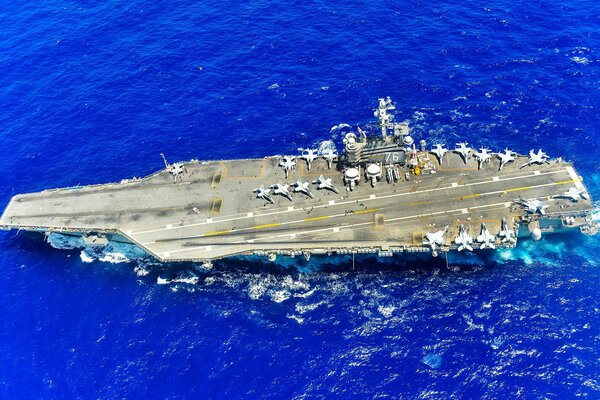 Porte-avions USS Ronald Reagan cvn 76
