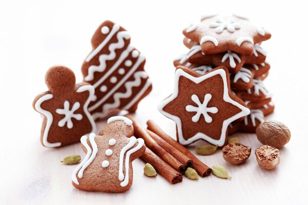 Biscuits au gingembre pour la décoration de table