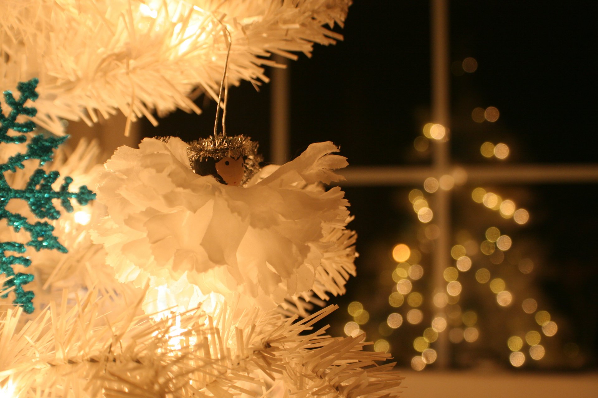 vacances arbre de noël argenté décoration rétro-éclairage bokeh bonne année lita