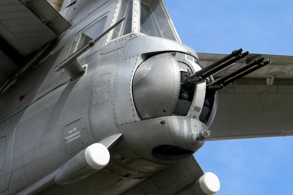 Arme à feu militaire tu-85ms dans les affaires