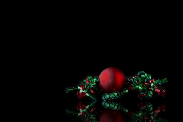 Jouets de Noël sur fond noir