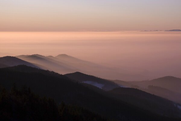 Chagrin, ciel et matin brumeux