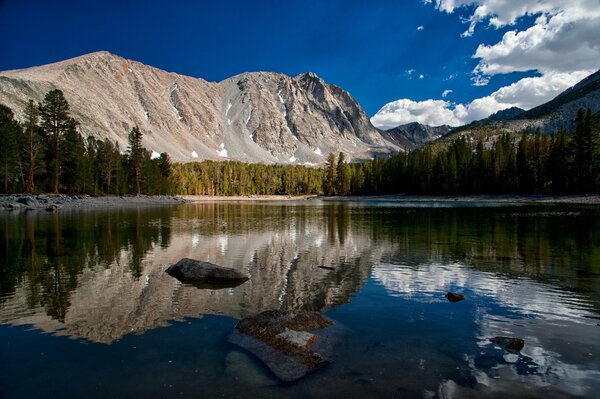 Les montagnes et l eau sont un morceau de bonheur
