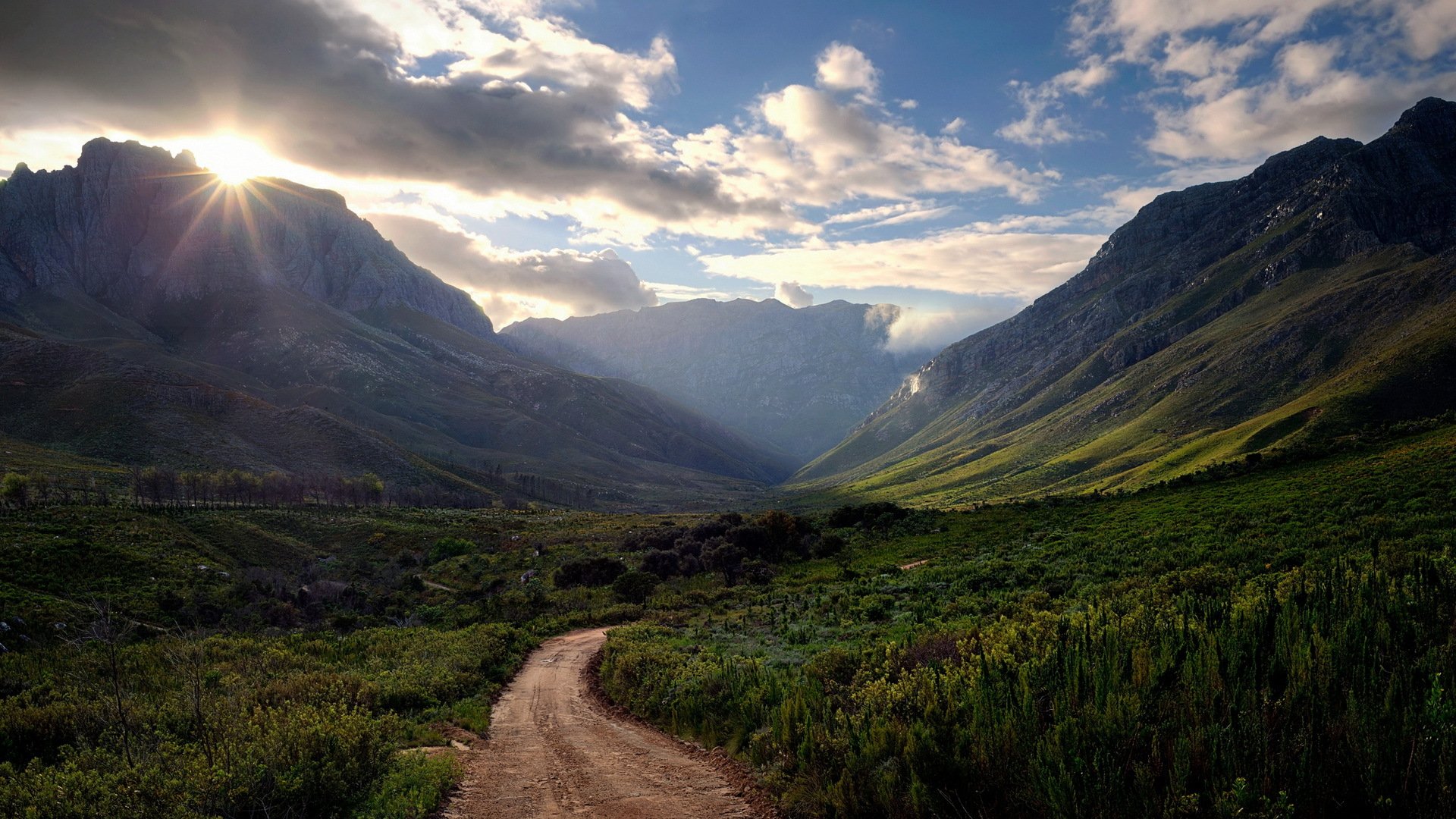 route montagnes paysage
