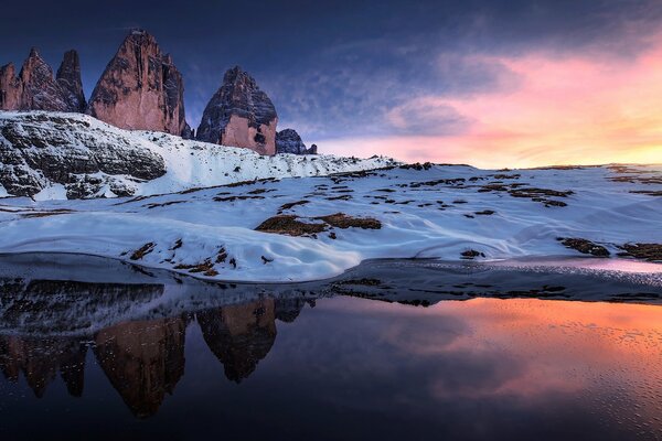 Coucher de soleil fabuleux sur le lac